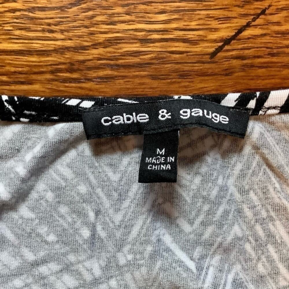 Stylish Cable & GAUGE Black White Keyhole Front Top Medium - Picture 6 of 8